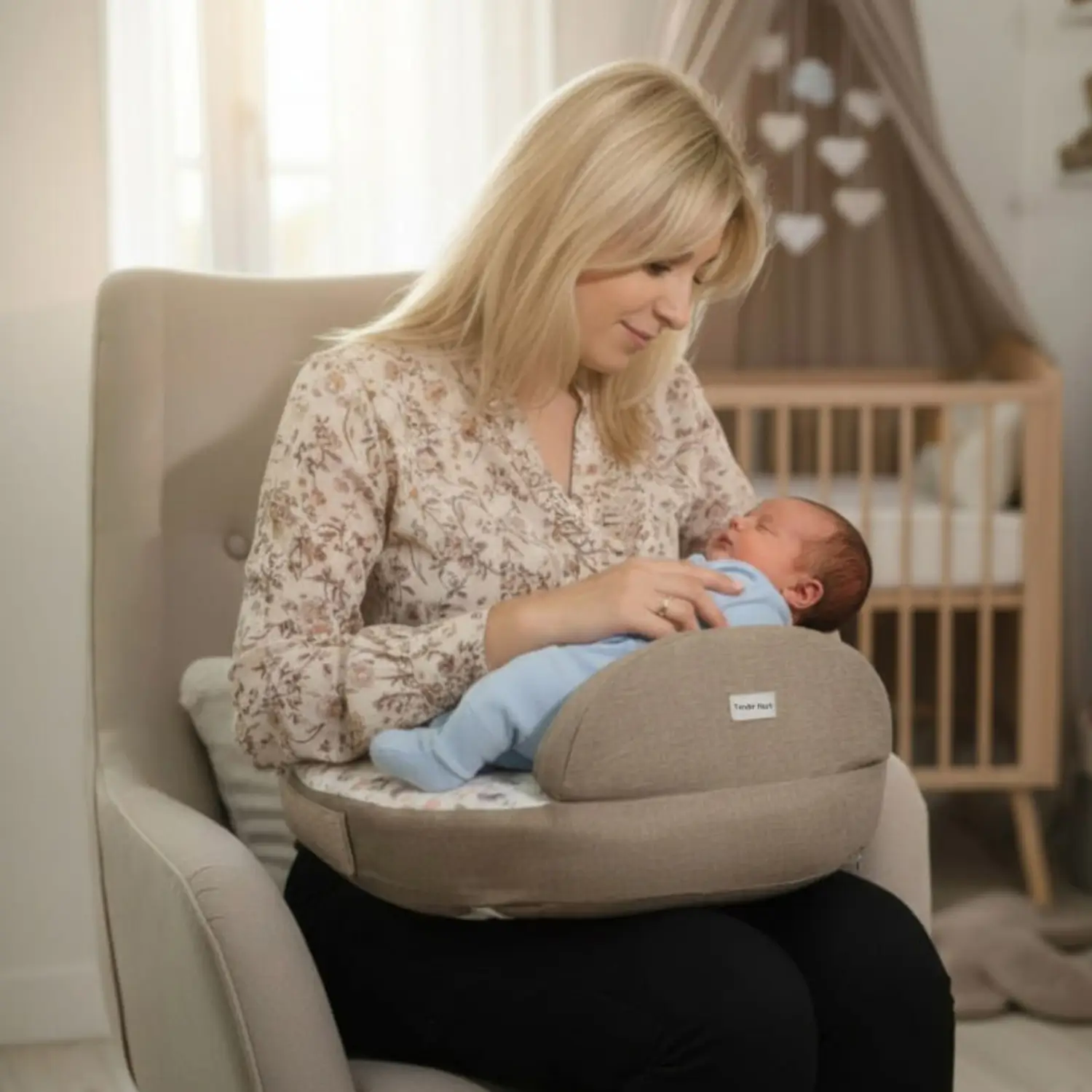 Tender-Nest-Baby-Nursing-Pillow14 (1)